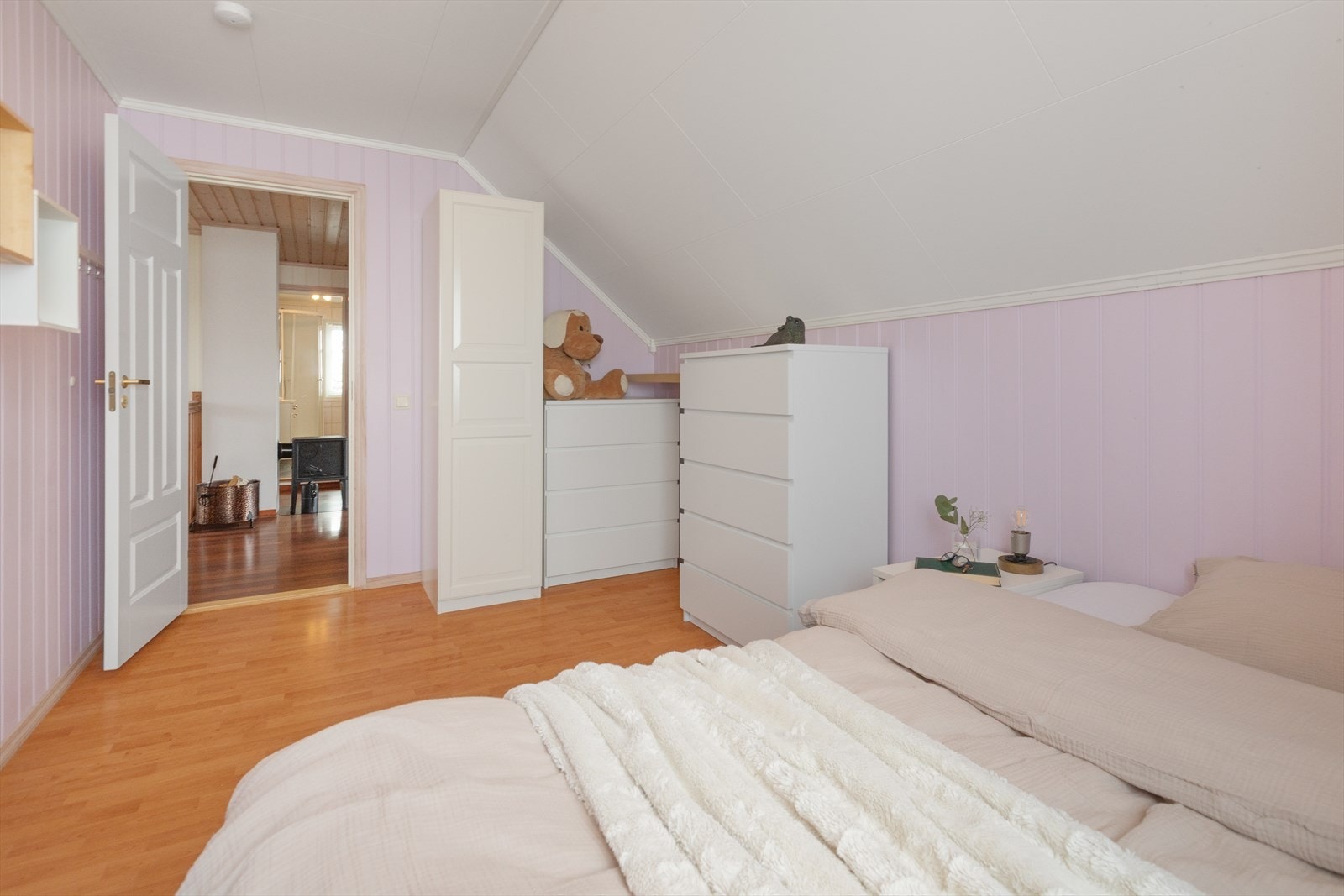 Rommet er lyst og har funksjonell størrelse. Galleribilde