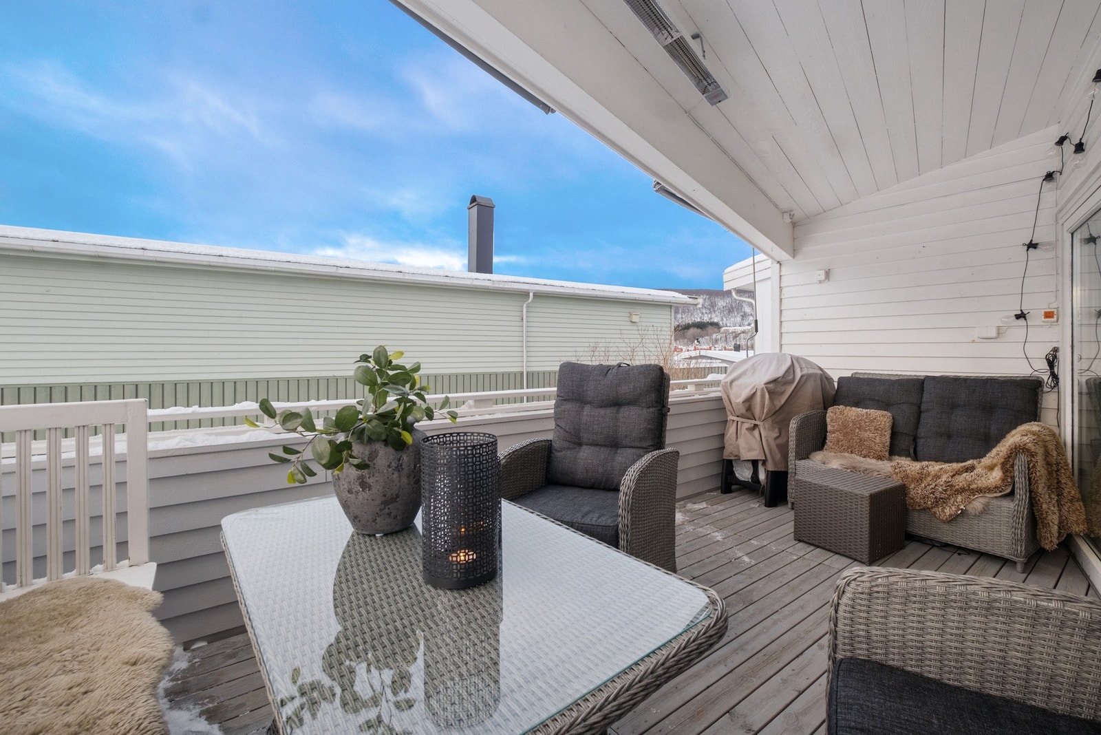 God plass til utemøbler og ikke minst - grillen! Galleribilde