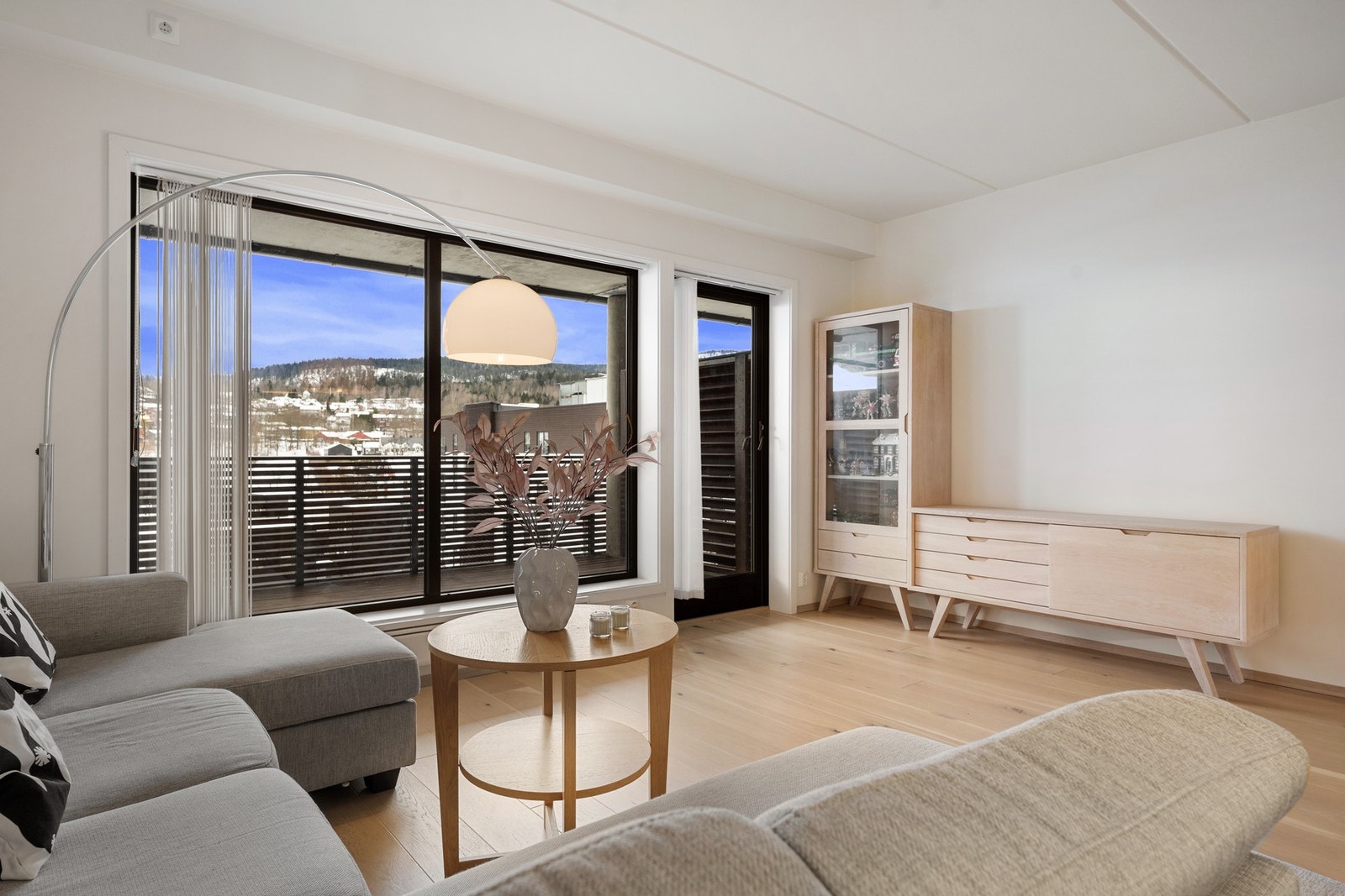 Med utgang fra stuen trer man ut på egen balkong. Galleribilde