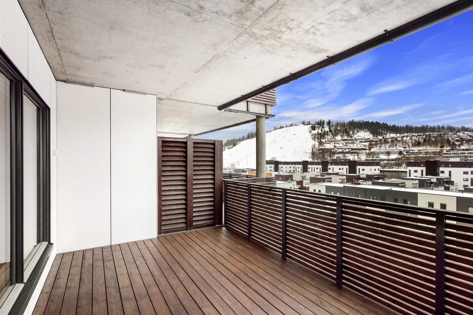 Balkongen måler hele 13 kvm. Galleribilde