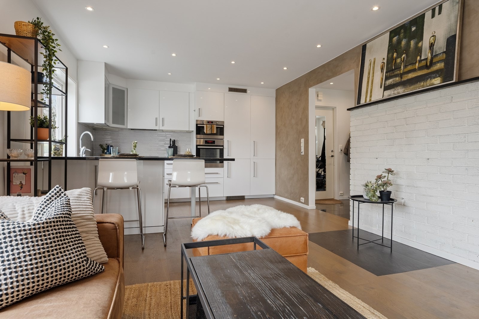 Stuen har varmekabler i gulvet som gir en lun og god følelse. Galleribilde