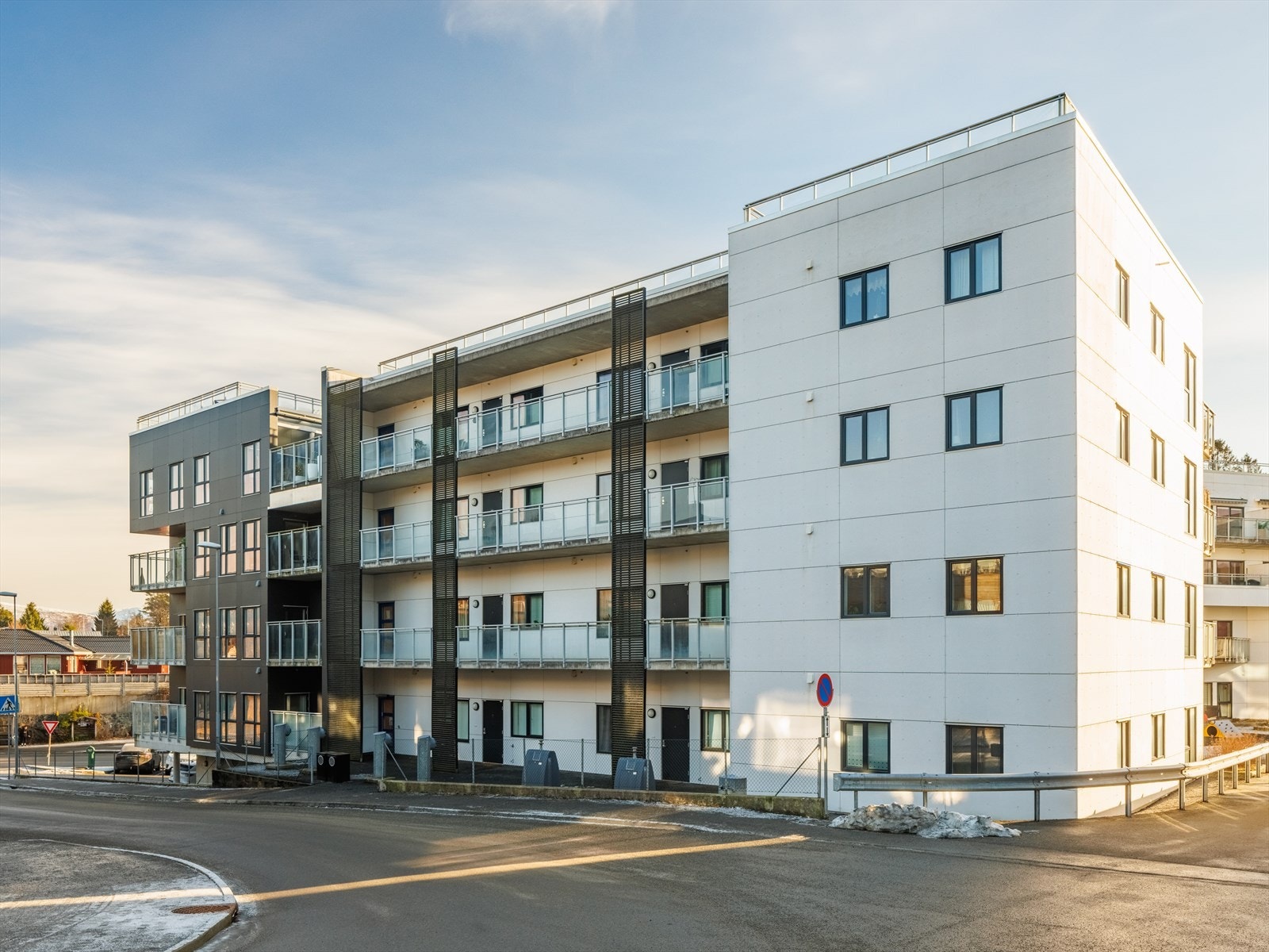 Leiligheten ligger i det veletablerte Sameiet Søreideparken, et attraktivt og moderne boligområde på Søreide. Galleribilde