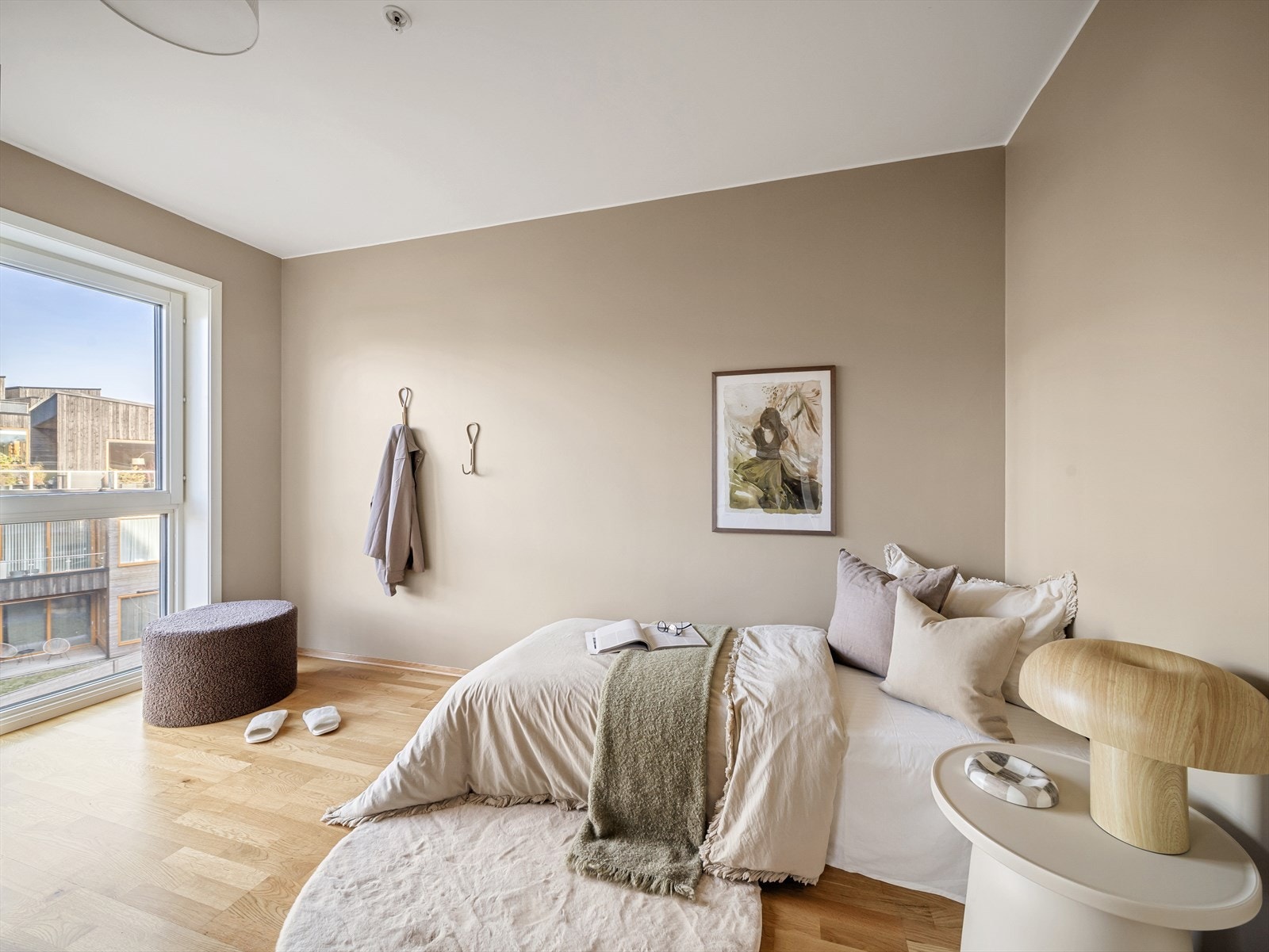 Soverom nummer to passer utmerket som barnerom, gjesterom eller hjemmekontor. Galleribilde