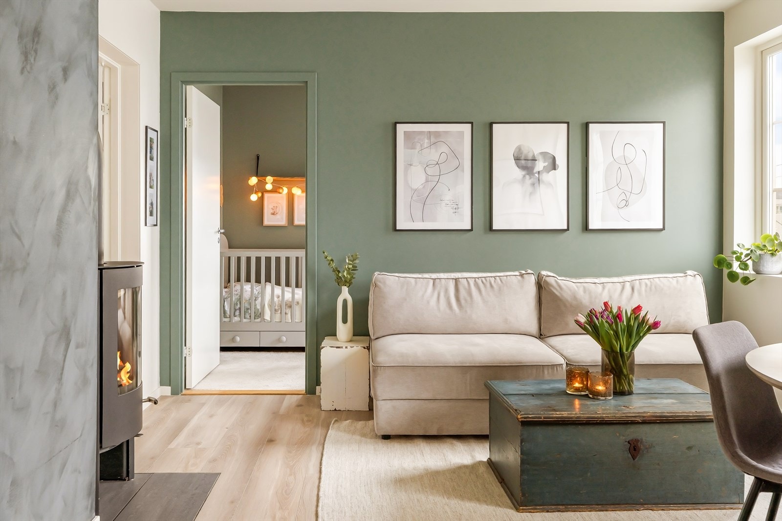 Leiligheten er tilknyttet Bergen Fiber, som gir rask og stabil internettforbindelse for både hjemmekontor og streaming. Galleribilde