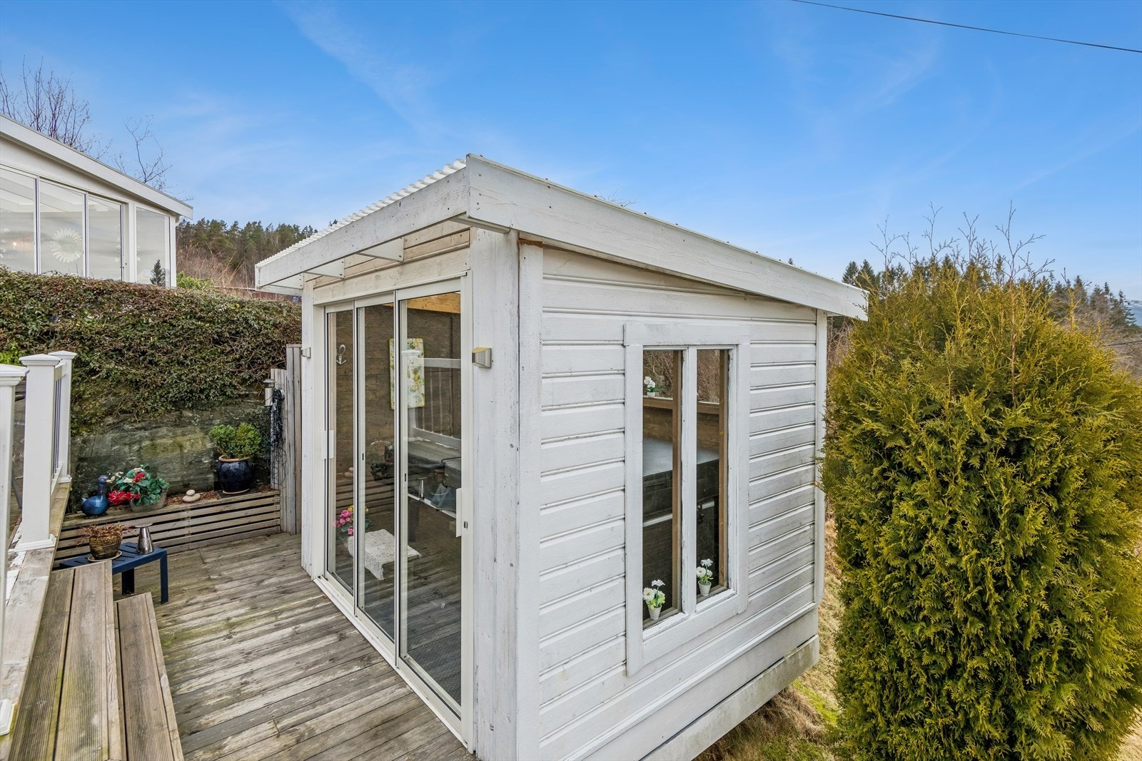 Badehus med jacuzzi Galleribilde