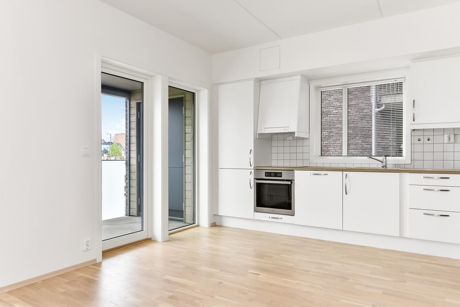 Kjøkken hvor hvitevarer medfølger Galleribilde