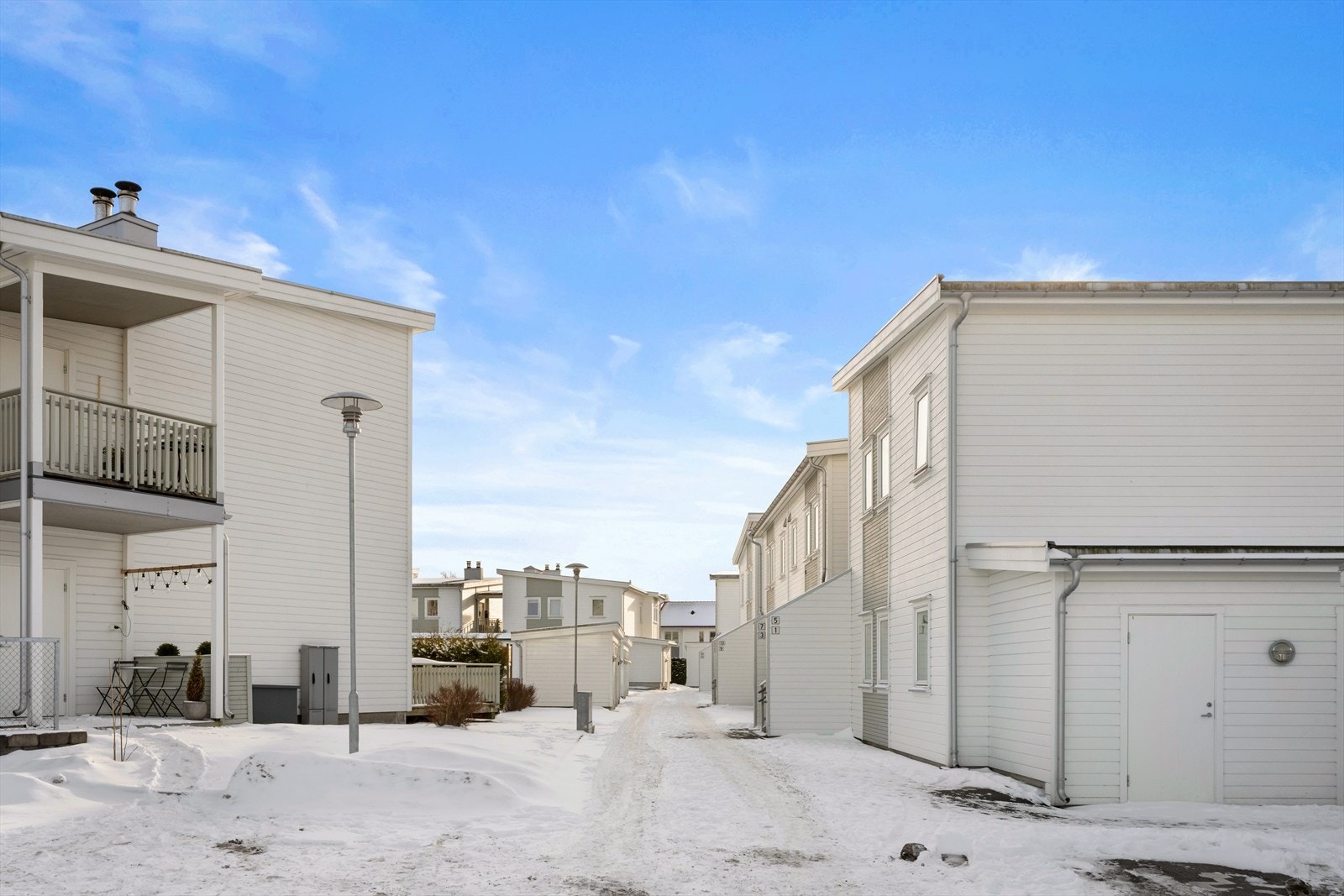 Boligen er en del av et etablert og barnevennlig boligområde. Galleribilde