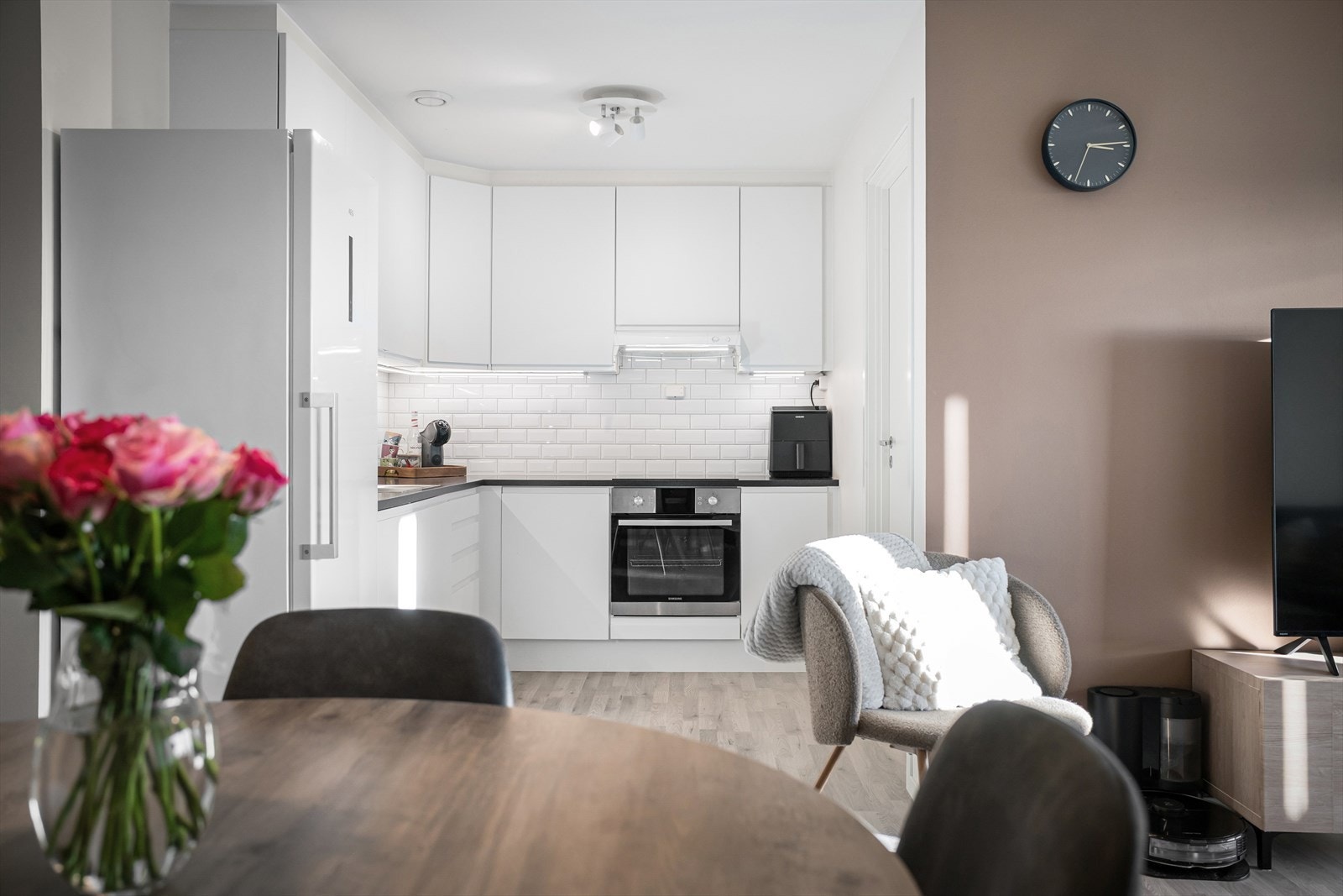 Samtidig som man har nok benkeplass til å lage mat på. Galleribilde