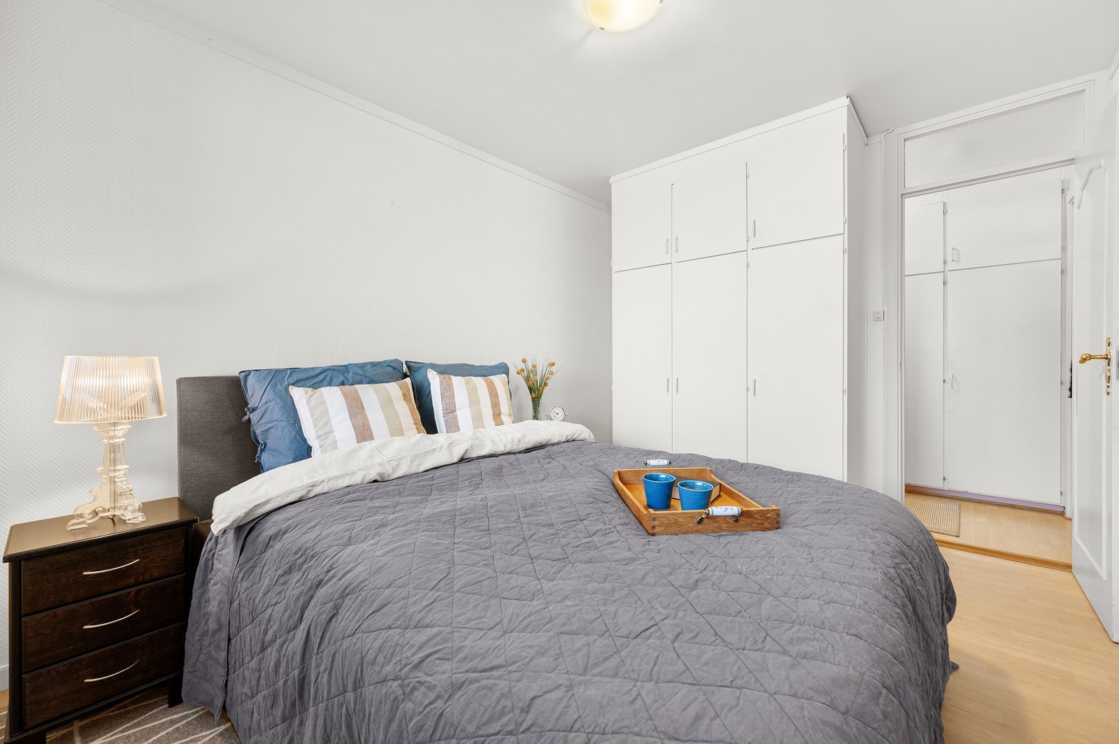 God plass til garderobeskap. Galleribilde