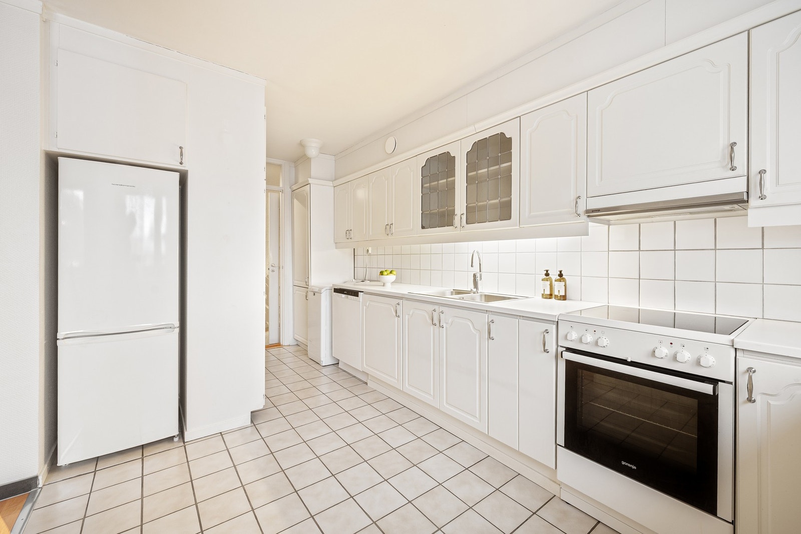 Her er det store benkeflater, og rikelig med skapplass. Galleribilde