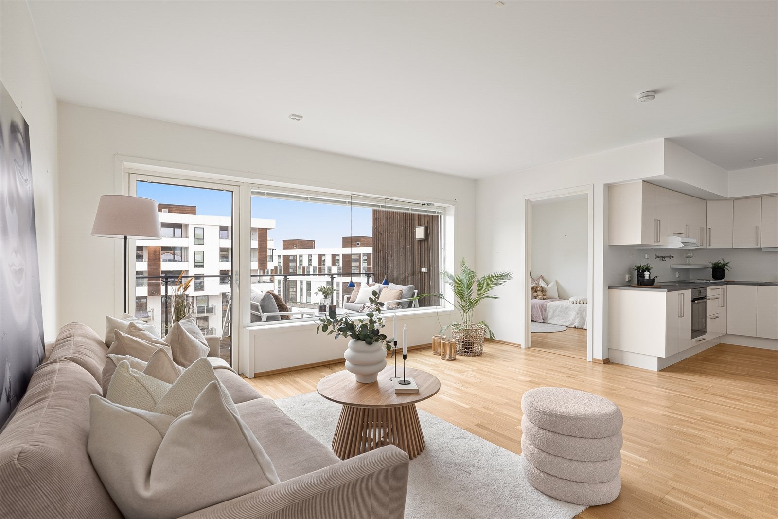 Vannbåren varme i gulv i stue,kjøkken, gang og bad Galleribilde