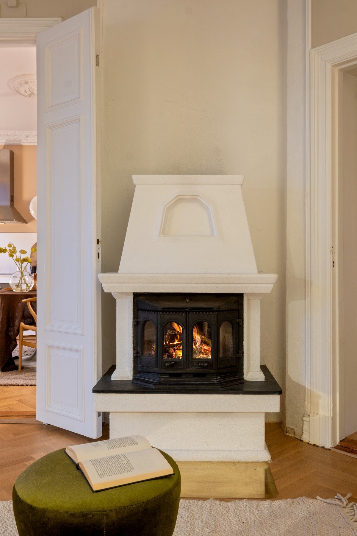 To ildsteder gir mulighet for lun varme fra vedfyring. Galleribilde