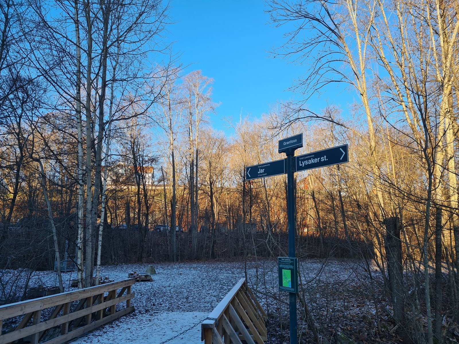 Området har flotte tur- og rekreasjonsmuligheter med tursti fra Lysaker helt opp til Bogstad og videre inn i marka. Galleribilde