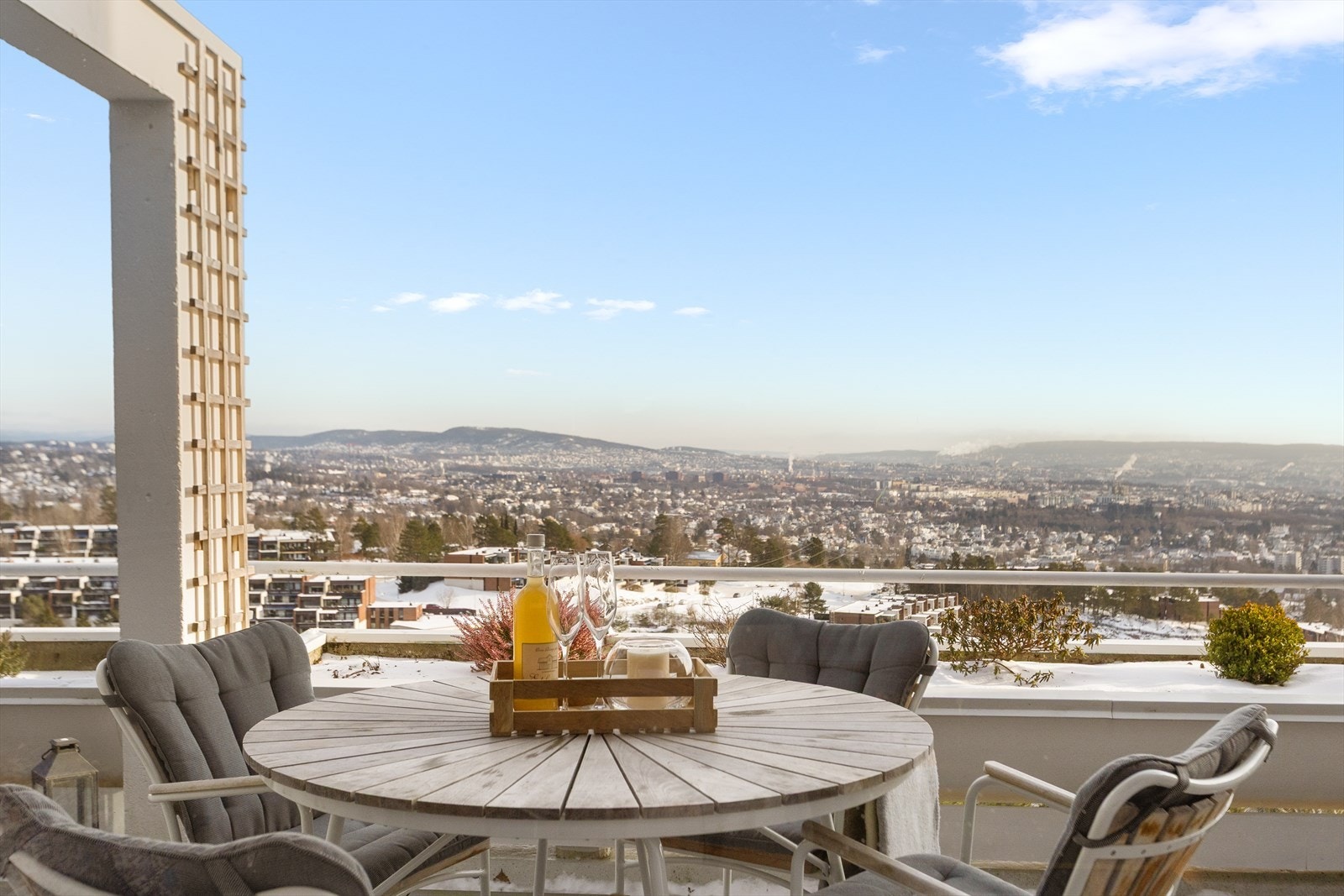 Høyt og fritt i naturskjønne omgivelser, helt uten innsyn Galleribilde