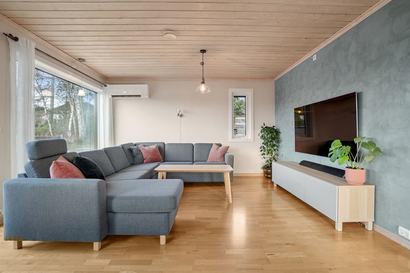 Trivelig tv-krok på stuen Galleribilde