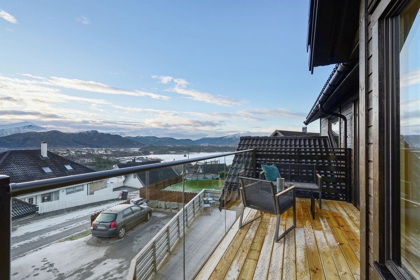 Flott utsikt mot sunnmørsalpene Galleribilde