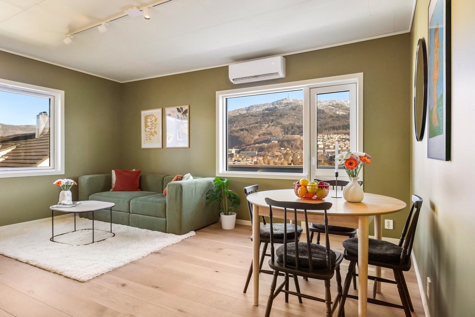 Fana Sparebank Eiendom v/ Viviana Branescu har gleden av å presentere Mindeveien 82 ! ( Foto: Silje Holte) Galleribilde