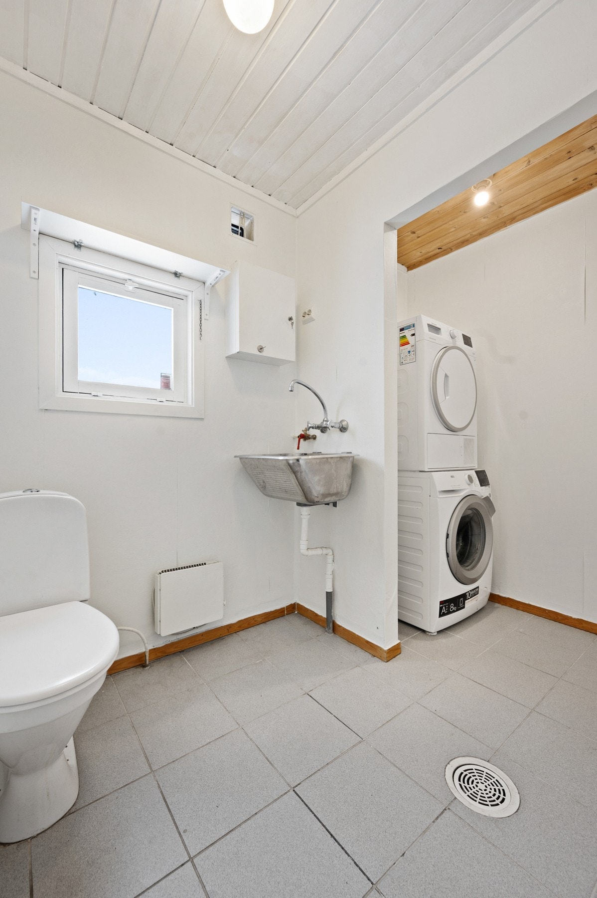 Vaskerom med ekstra wc like ved badet Galleribilde