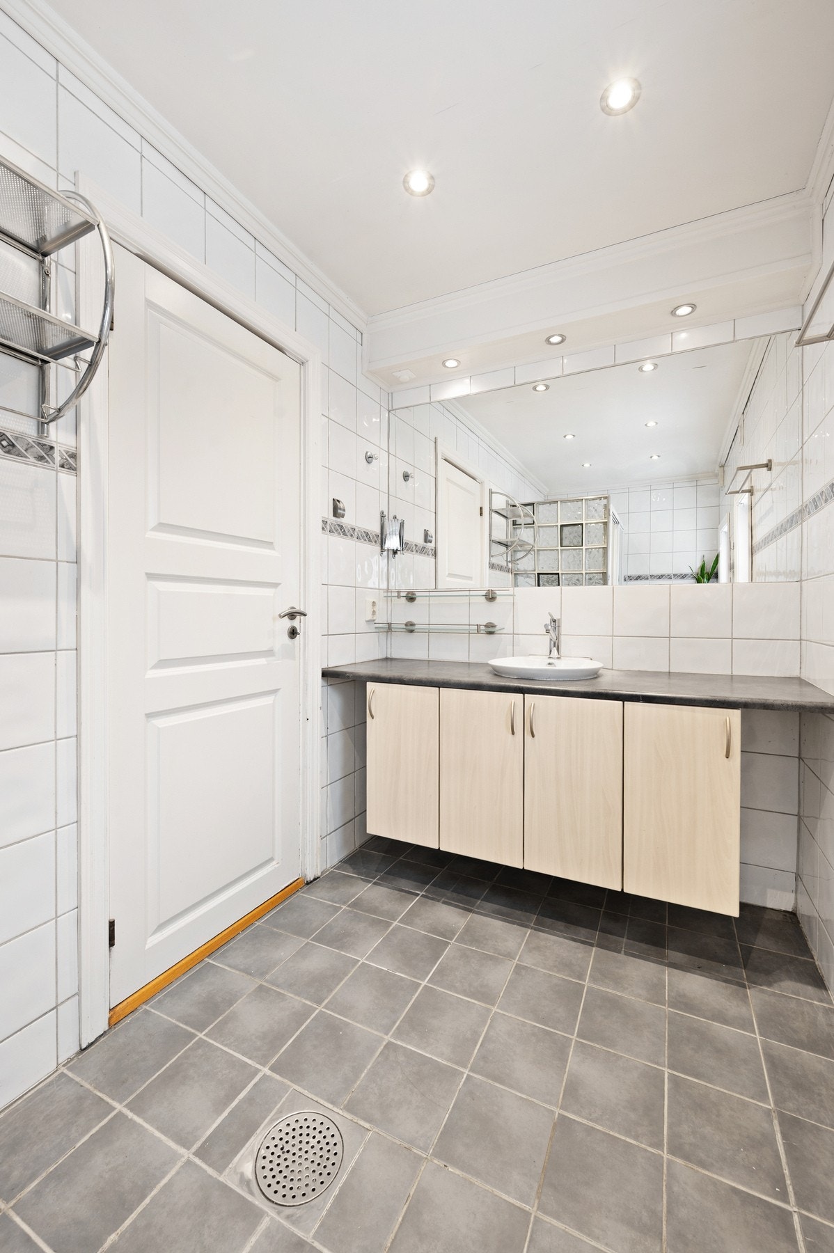 God skapplass i innredningen Galleribilde