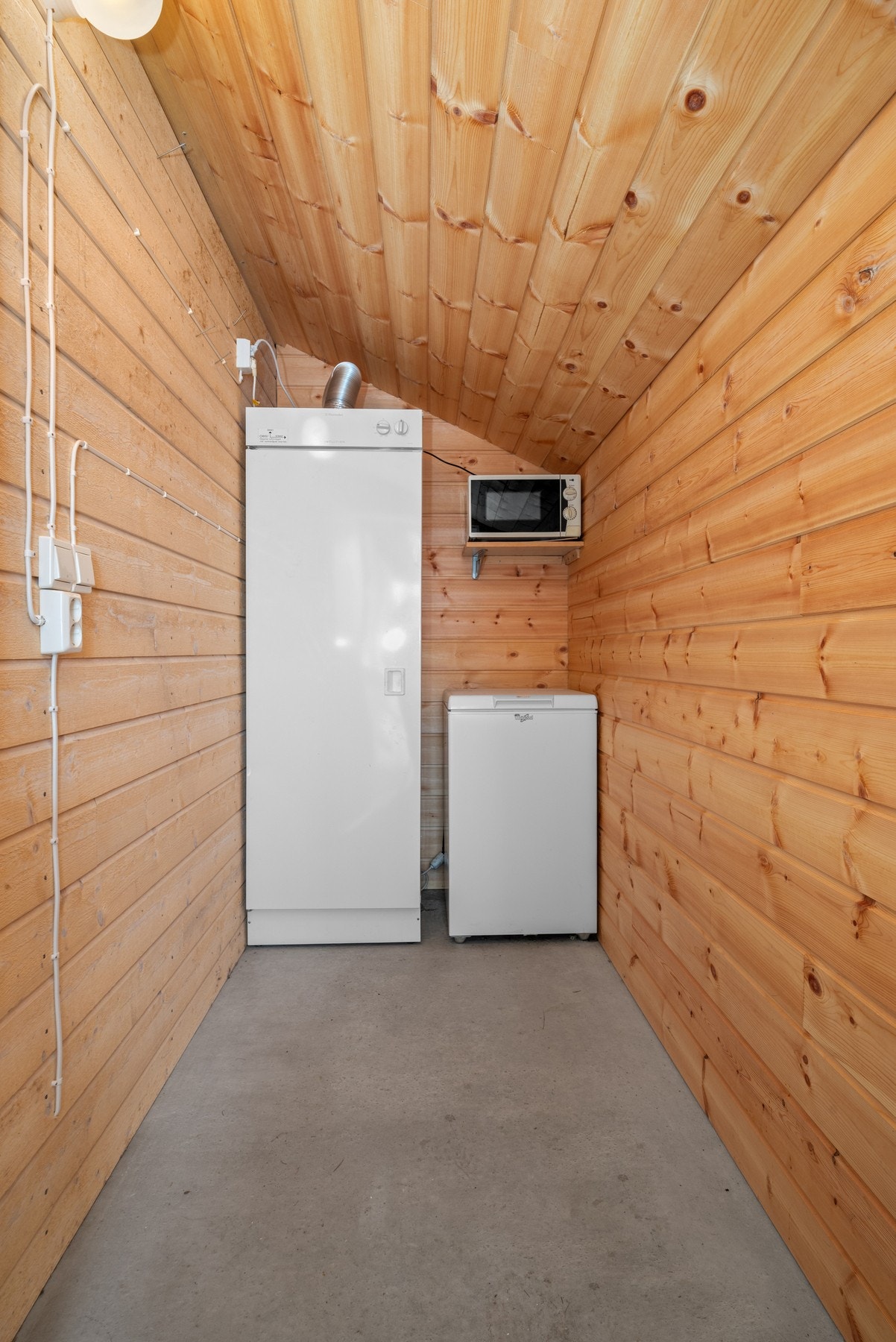 Utvendig bod med lagringsplass. Galleribilde