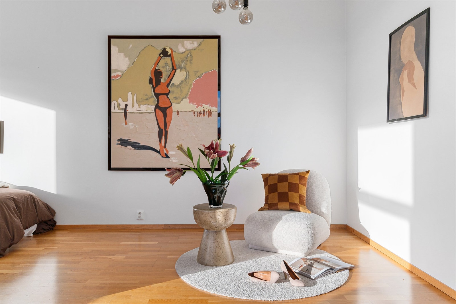 - Soverommet har også god plass til ønskelig klesoppbevaring eller kanskje en sittegruppe? - Galleribilde