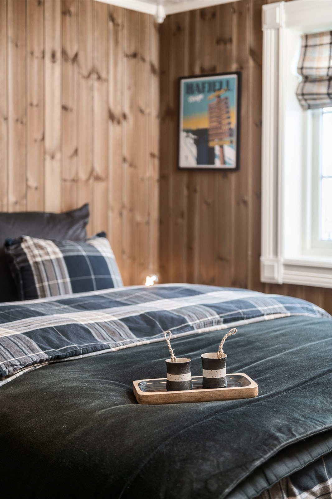 De lune materialvalgene skaper en behagelig atmosfære på soverommene. Galleribilde