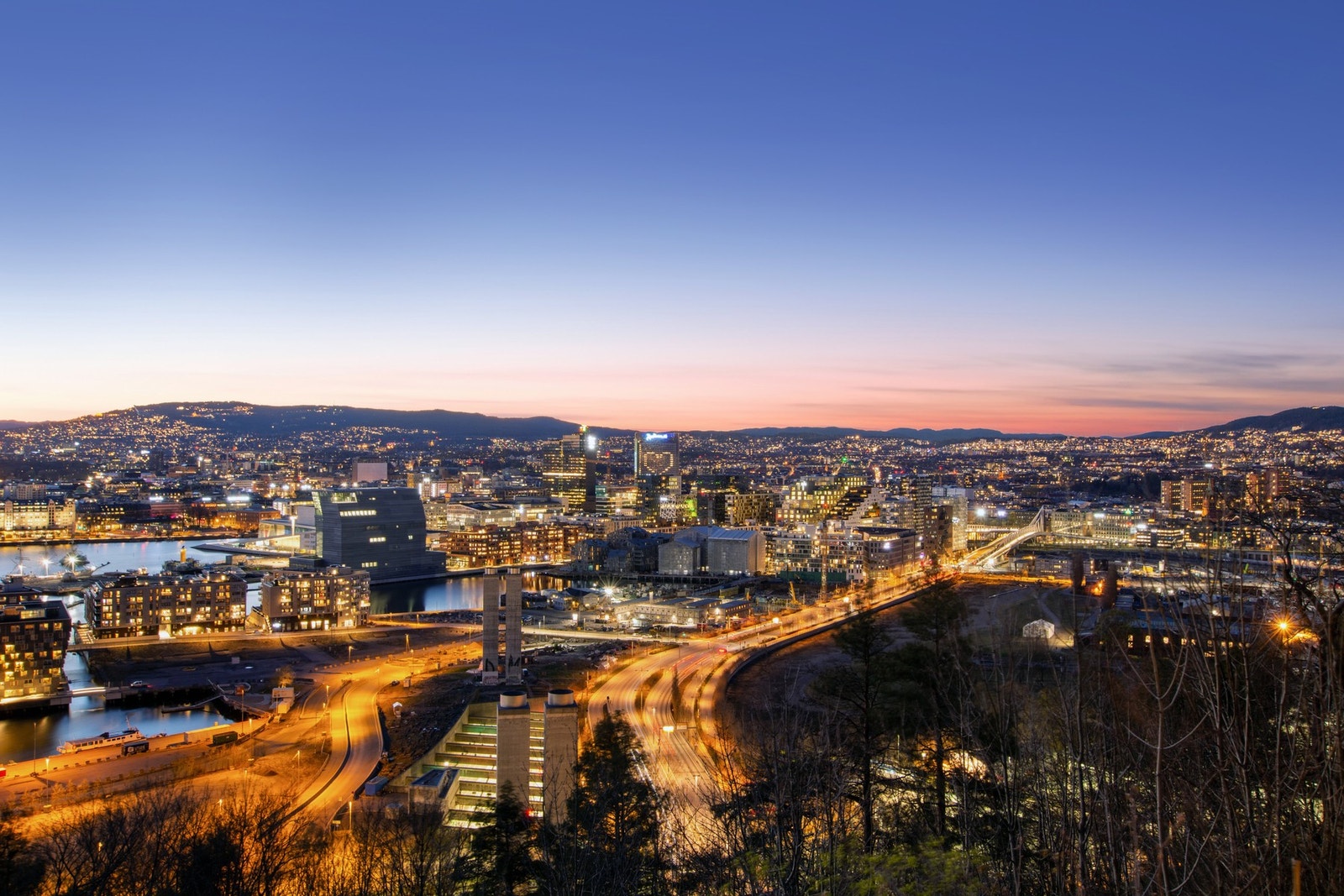 Fra sameiet er det turstier ut til Ekebergparken og Utsikten. Galleribilde