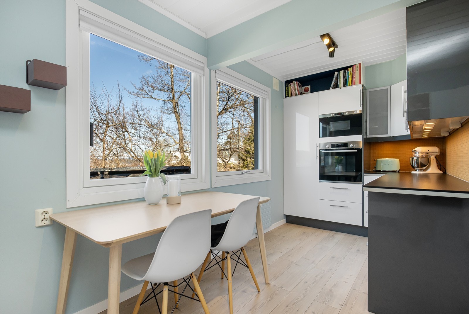 Kjøkken med spiseplass Galleribilde