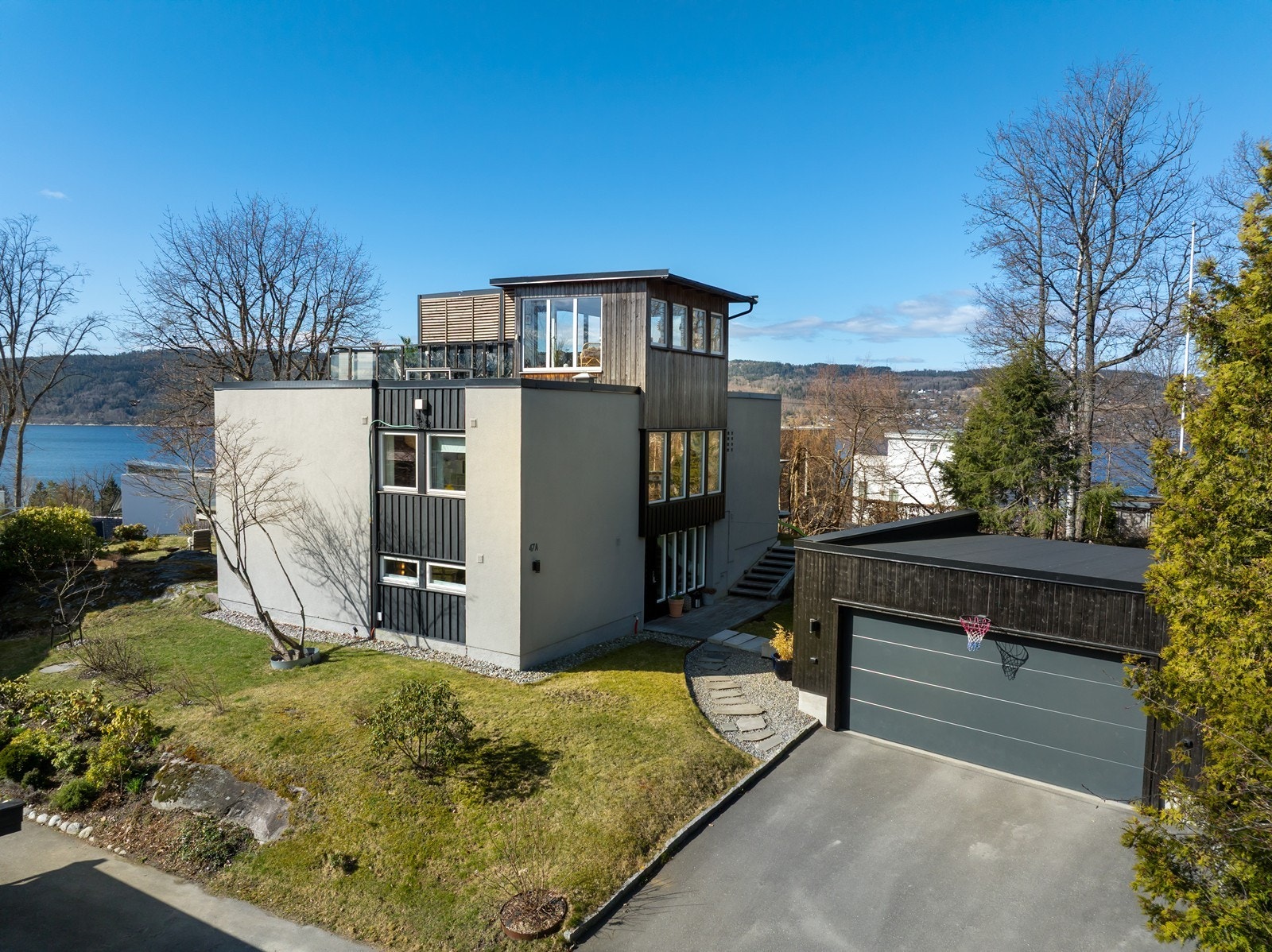 Eiendomsmegler Gry Grønnern Ekeberg presenterer Elleveien 47A i Drøbak Galleribilde