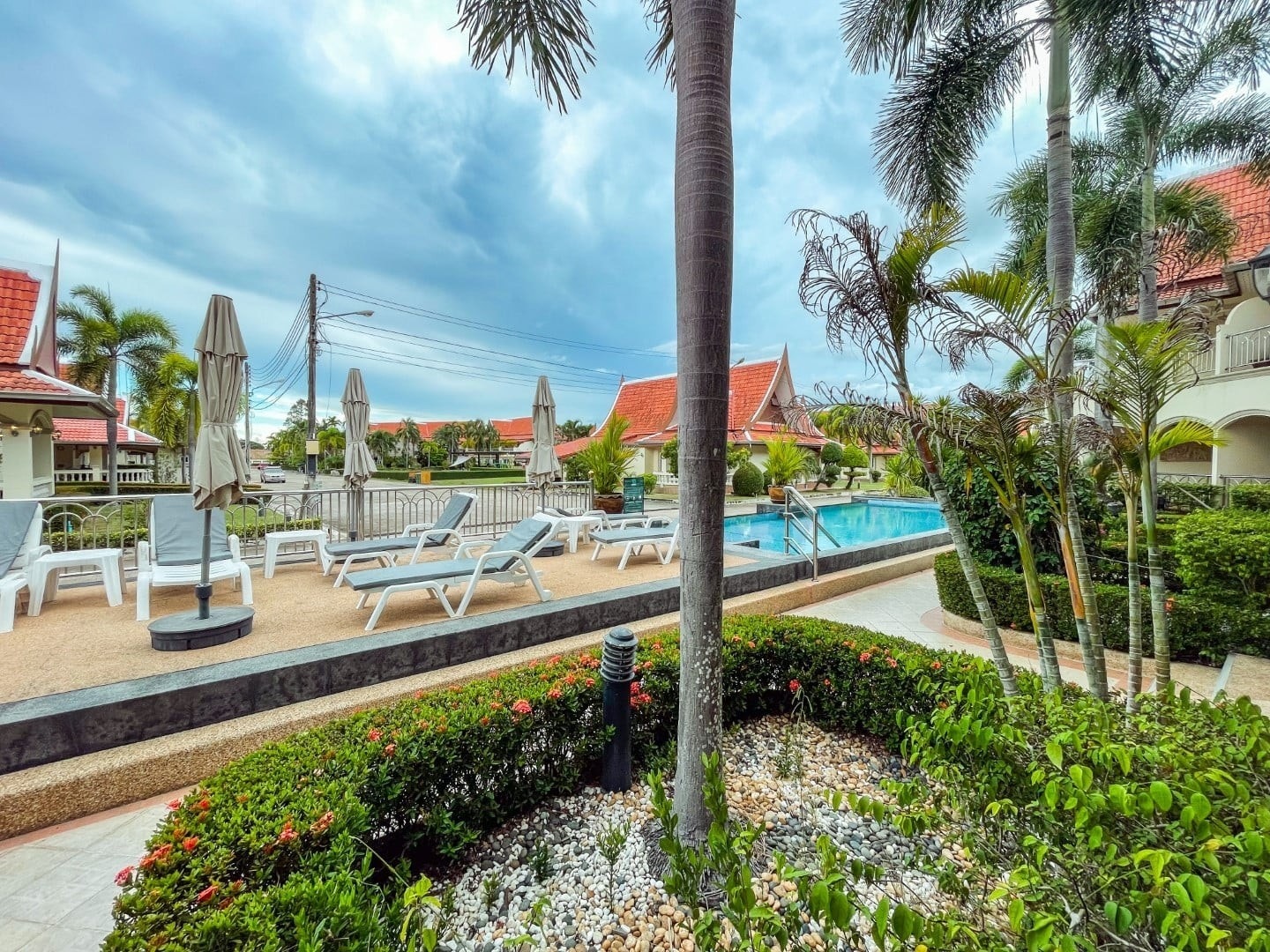 Hage utenfor leiligheten Galleribilde