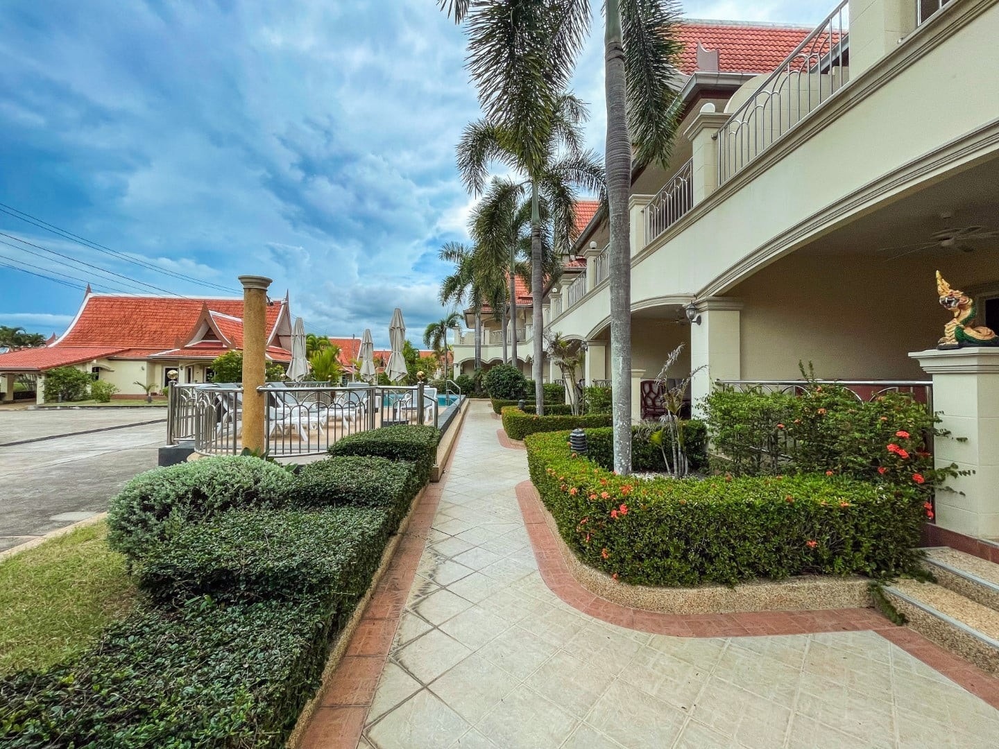 Hage utenfor leiligheten Galleribilde