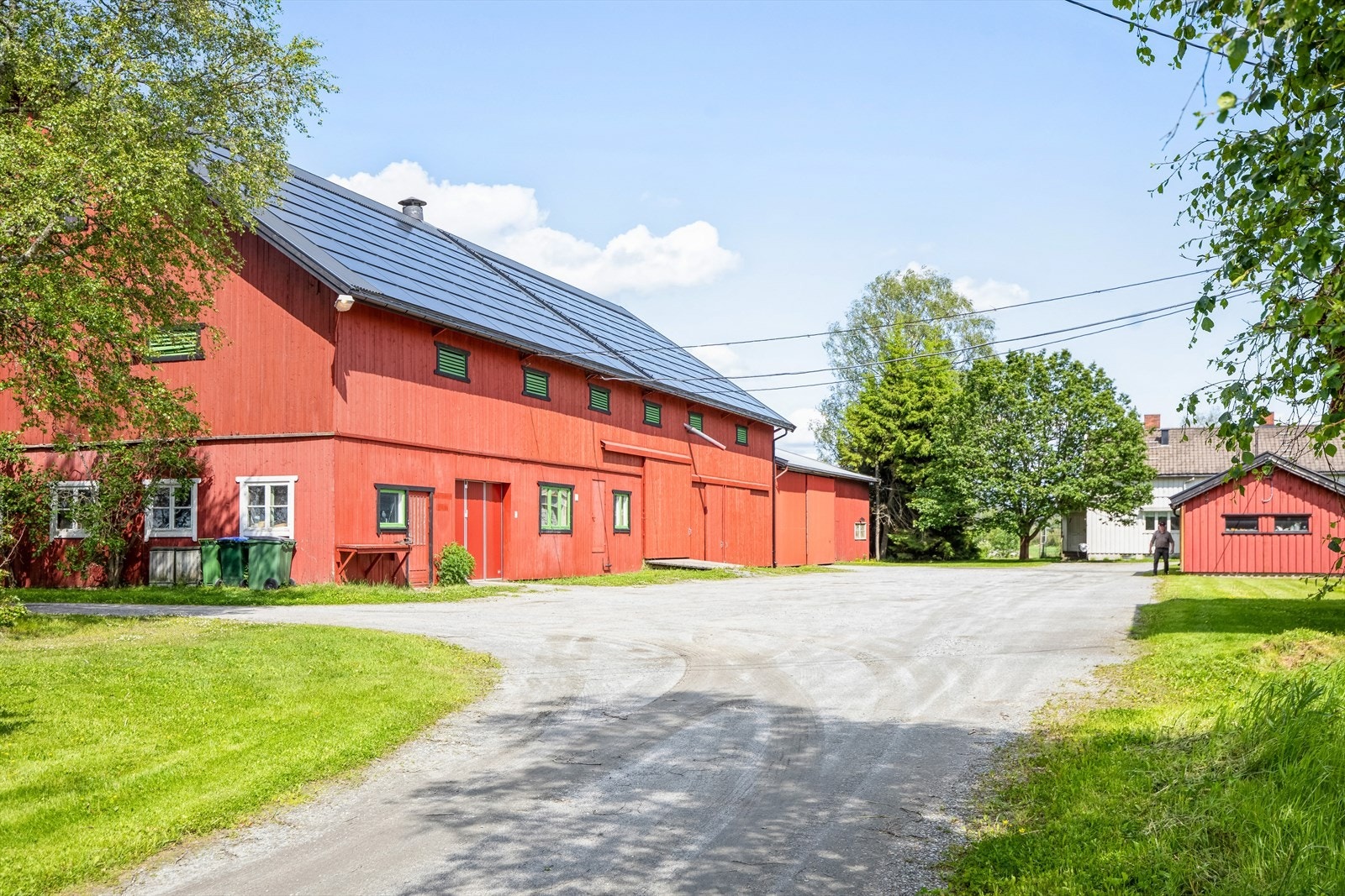 Stor låve med verksted, tørke og mange muligheter Galleribilde
