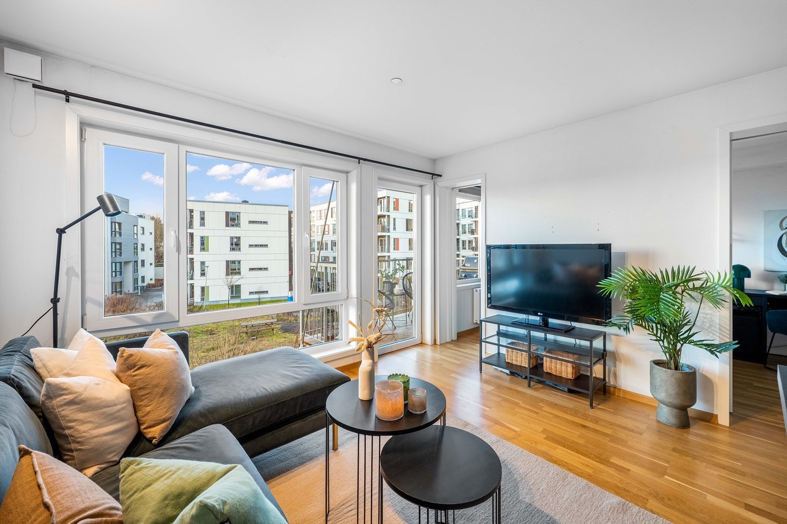 Velkommen til Åråssvingen 9 - presentert av DNB Eiendom v/ Malin Bruer. Galleribilde