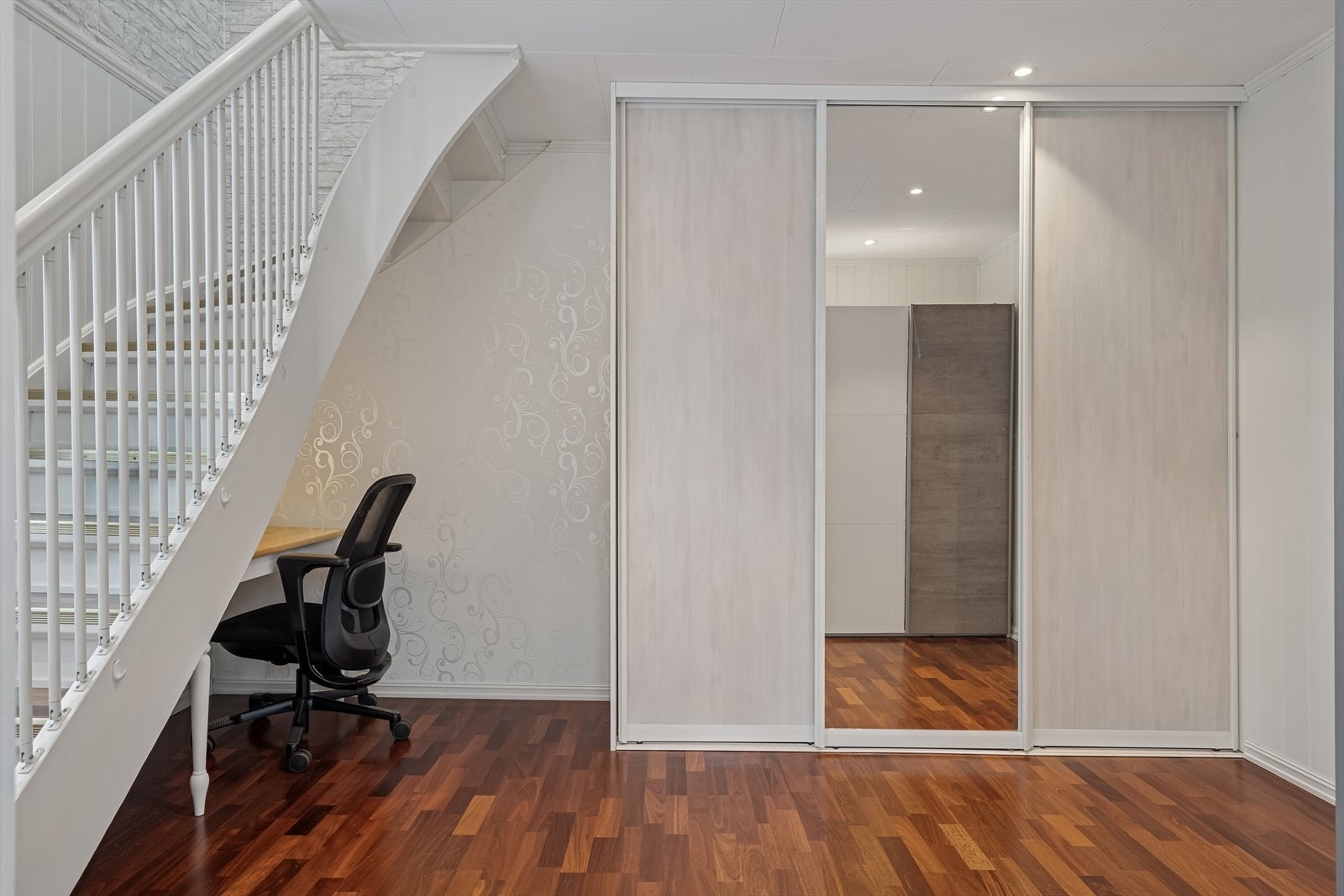 I gangen er det også gode muligheter for oppbevaring. Galleribilde