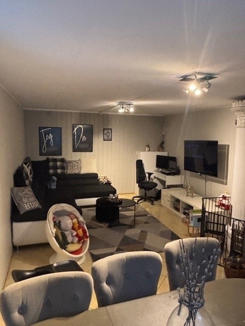 Stue sett fra vindussiden Galleribilde