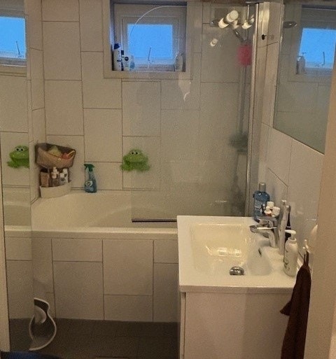 Bad. Ny vask/skap 2025 Galleribilde