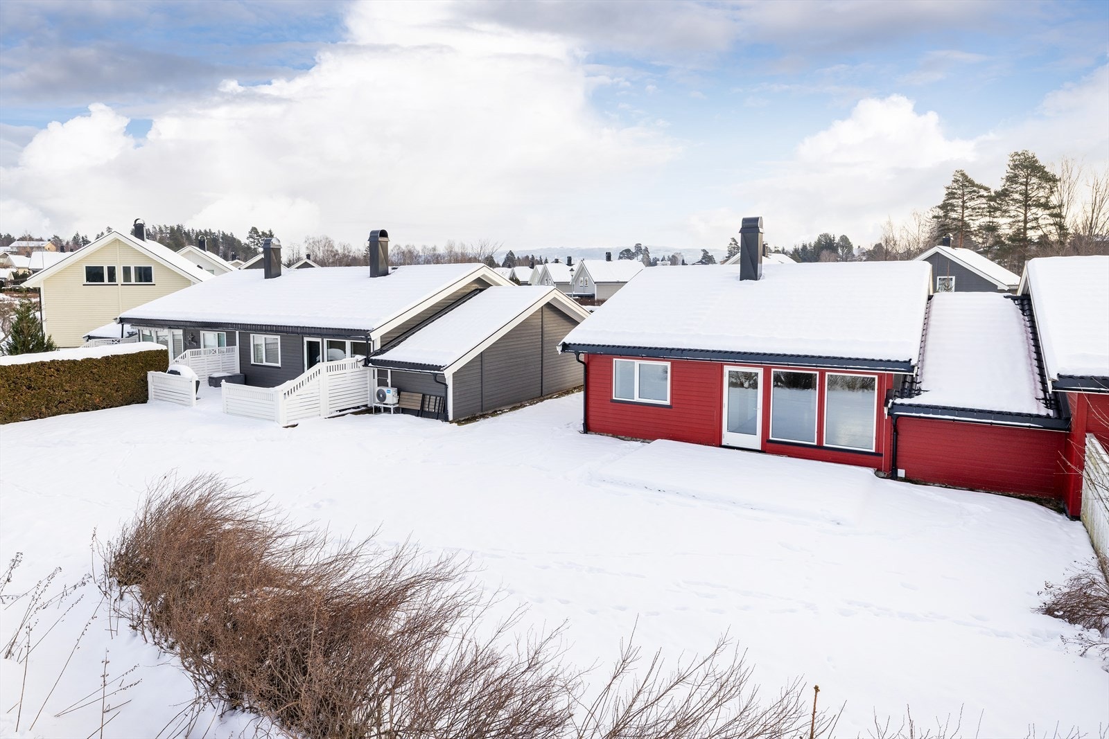 Området er barnevennlig med gangavstand til både Veien barnehage og Veienmarka ungdomsskole. Galleribilde