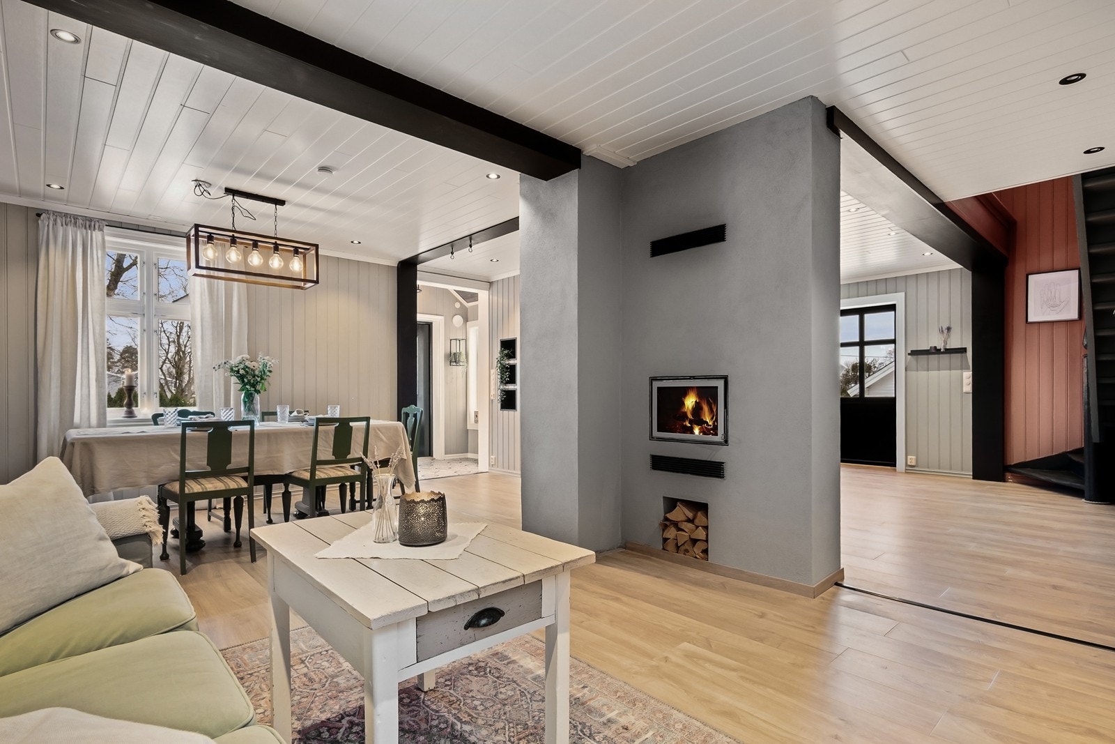 Det ble lagt nytt gulv i hele denne etasjen i 2025. Galleribilde