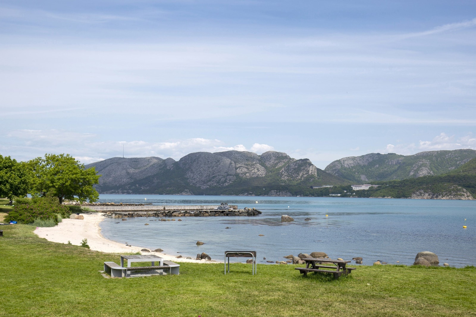 Kort vei til barnevennlige strender og fine turområder. Galleribilde