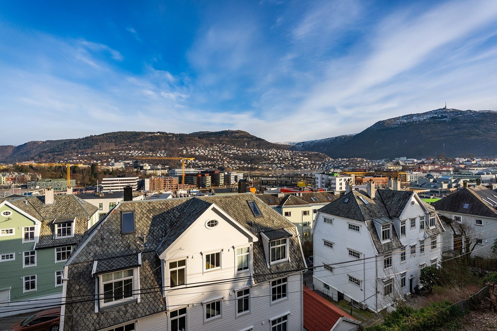 Bare 400 meter til de nermeste daglivarebutikkeme Rema 1000 og Kiwi. Galleribilde