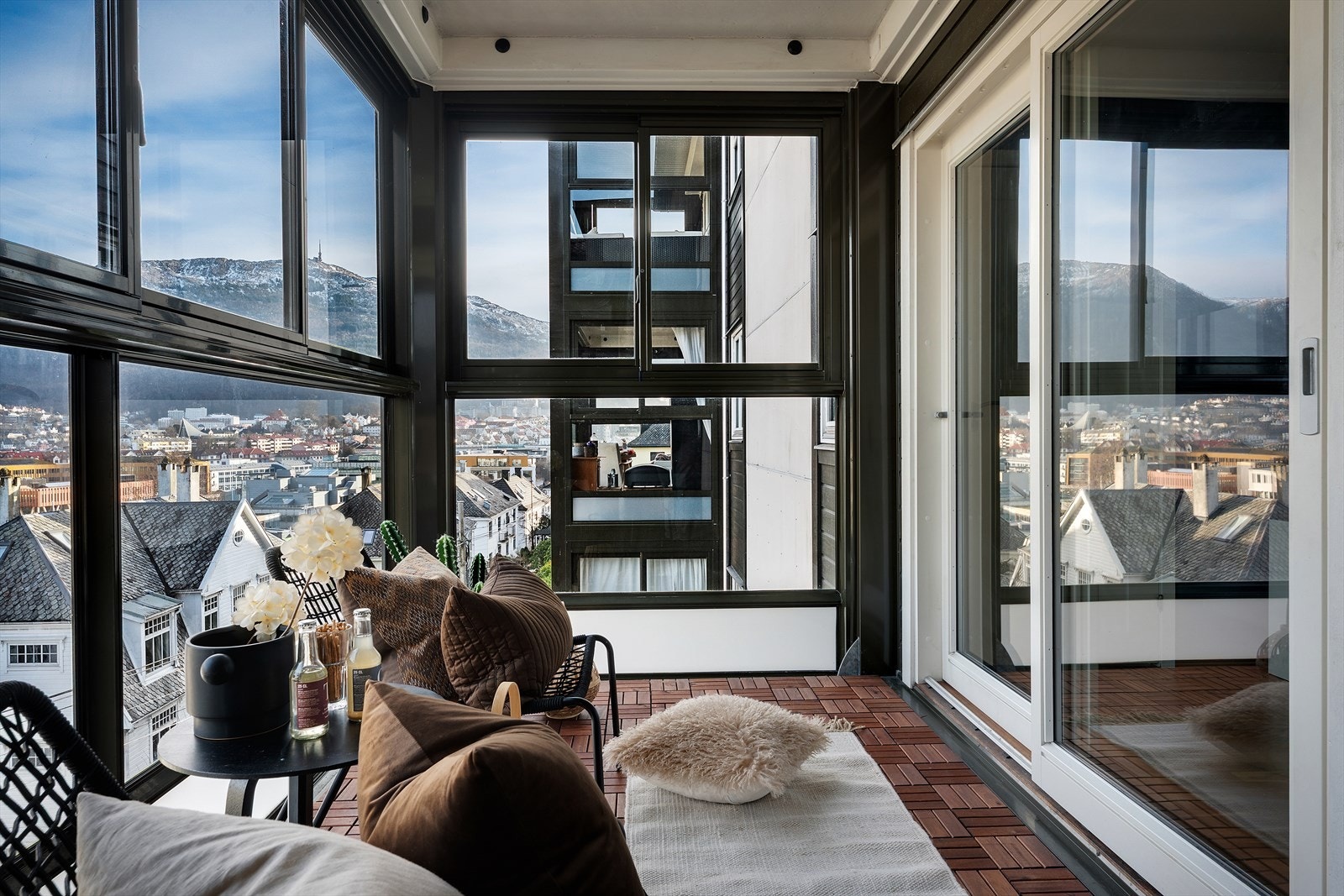 En ypperlig utsikt fra balkongen som er egnet til bruk hele året rundt. Galleribilde