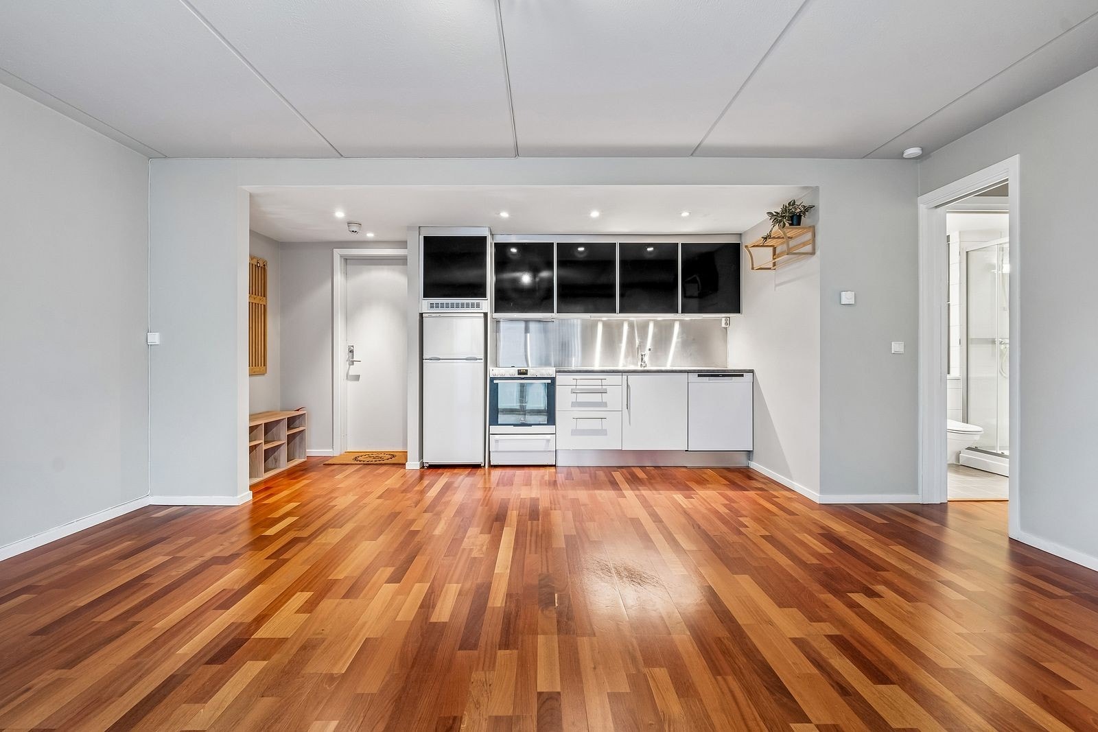 Leiligheten har en praktisk planløsning og stor stue. Galleribilde