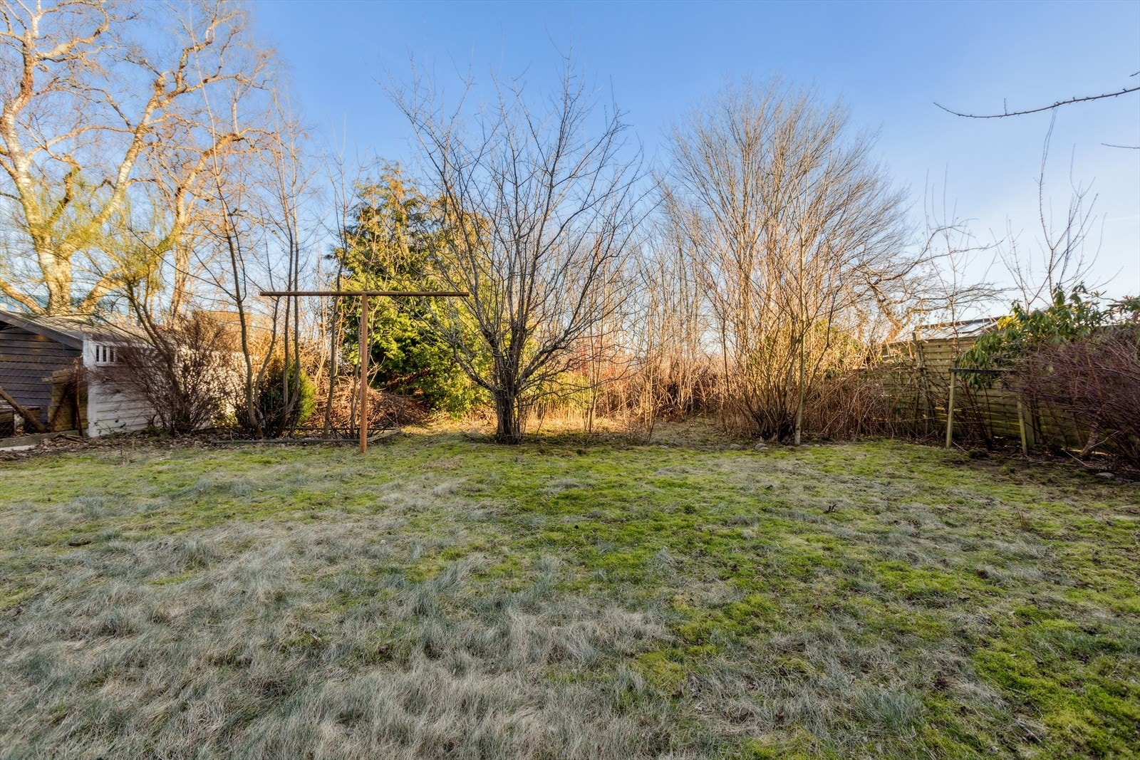 Tilbygget tar deg rett ut til hagen. Galleribilde