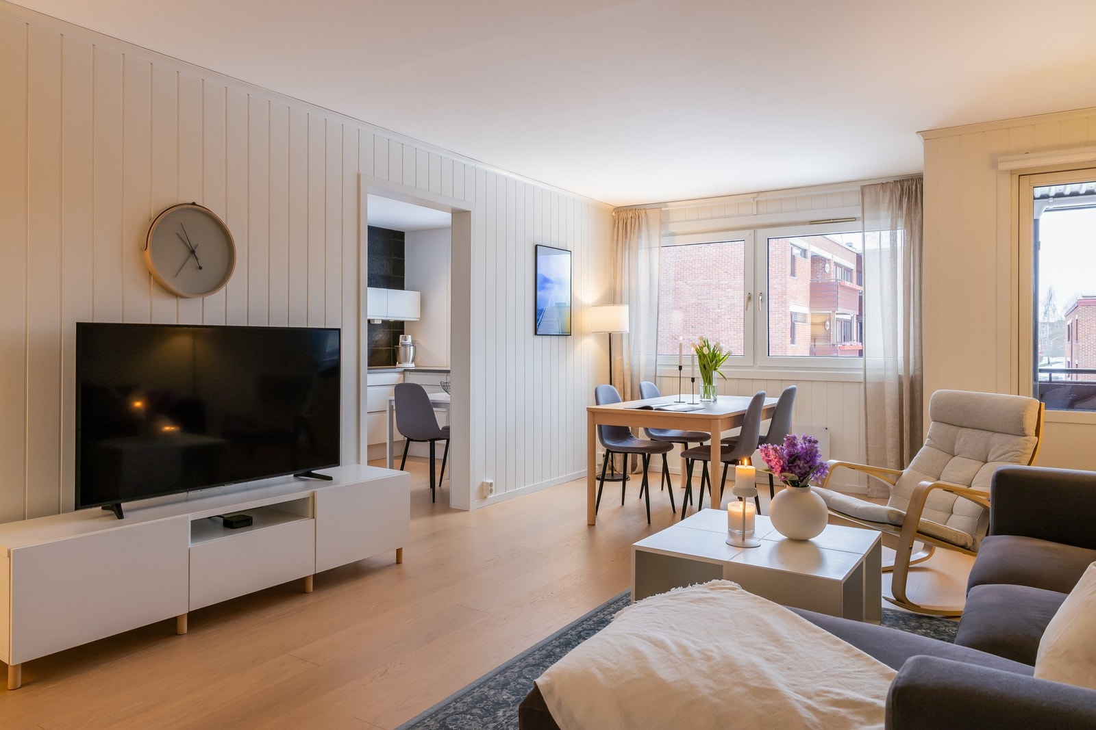 Stuen er på hele 24,7 kvm. Galleribilde