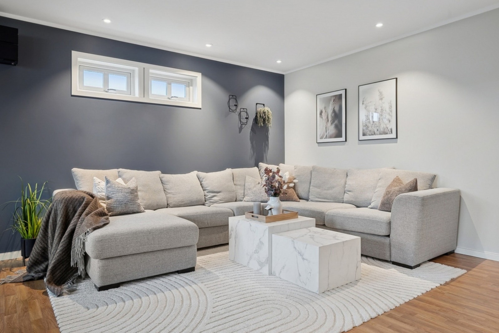 Praktisk stueseksjon på 28,5 kvm. Galleribilde