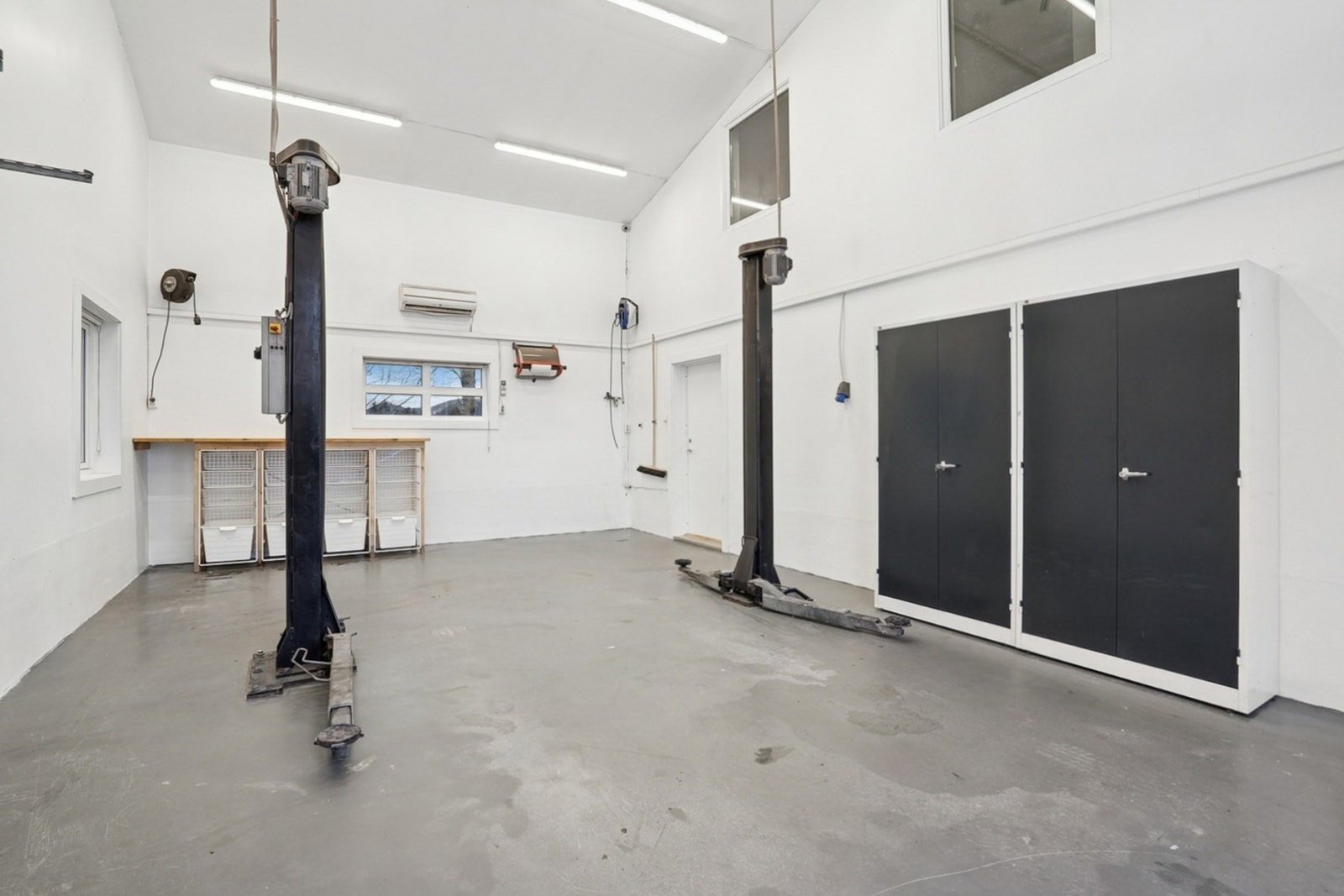 Garasje. Galleribilde