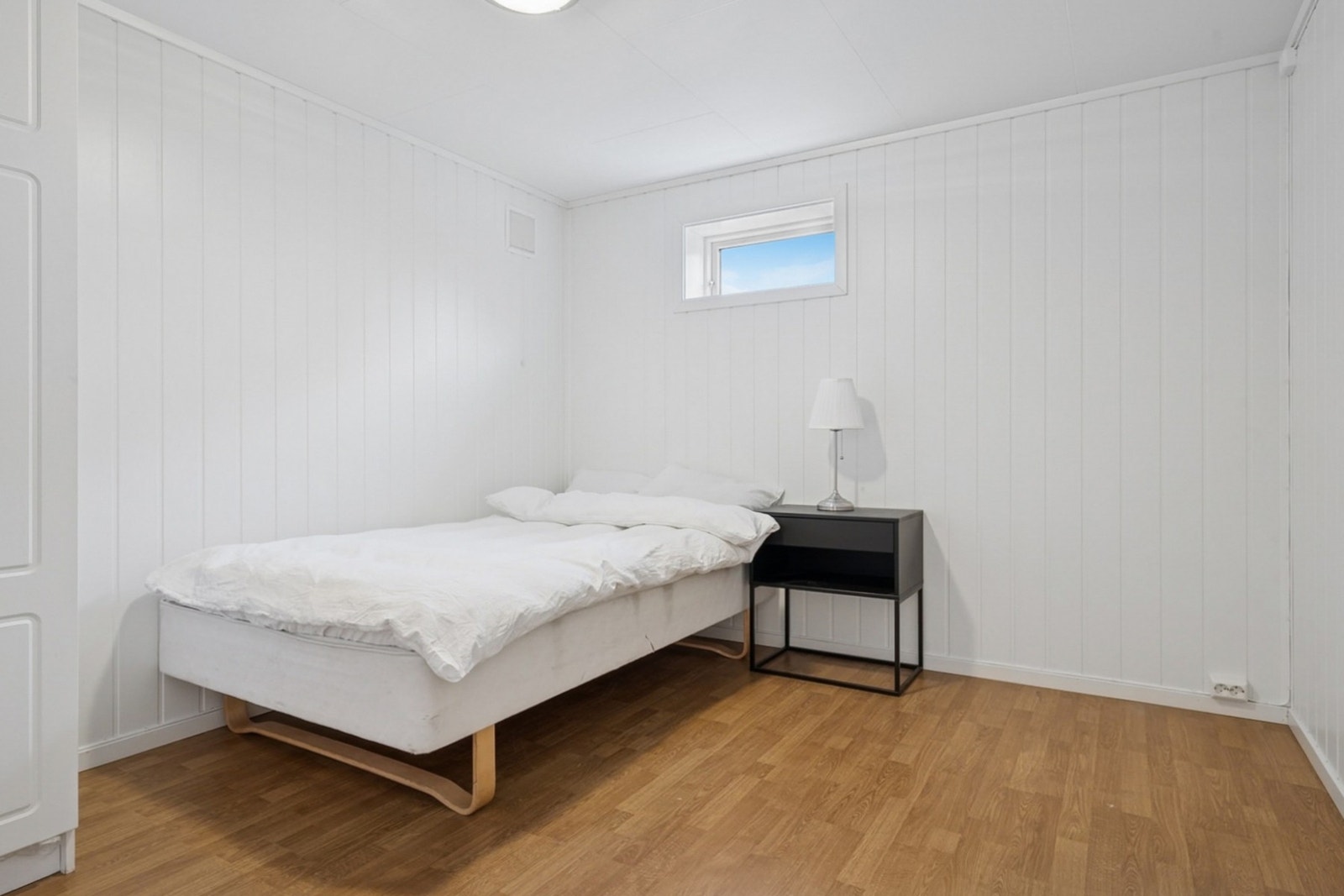 Bod 10,5 kvm. Rommet er ikke godkjent som soverom. Galleribilde