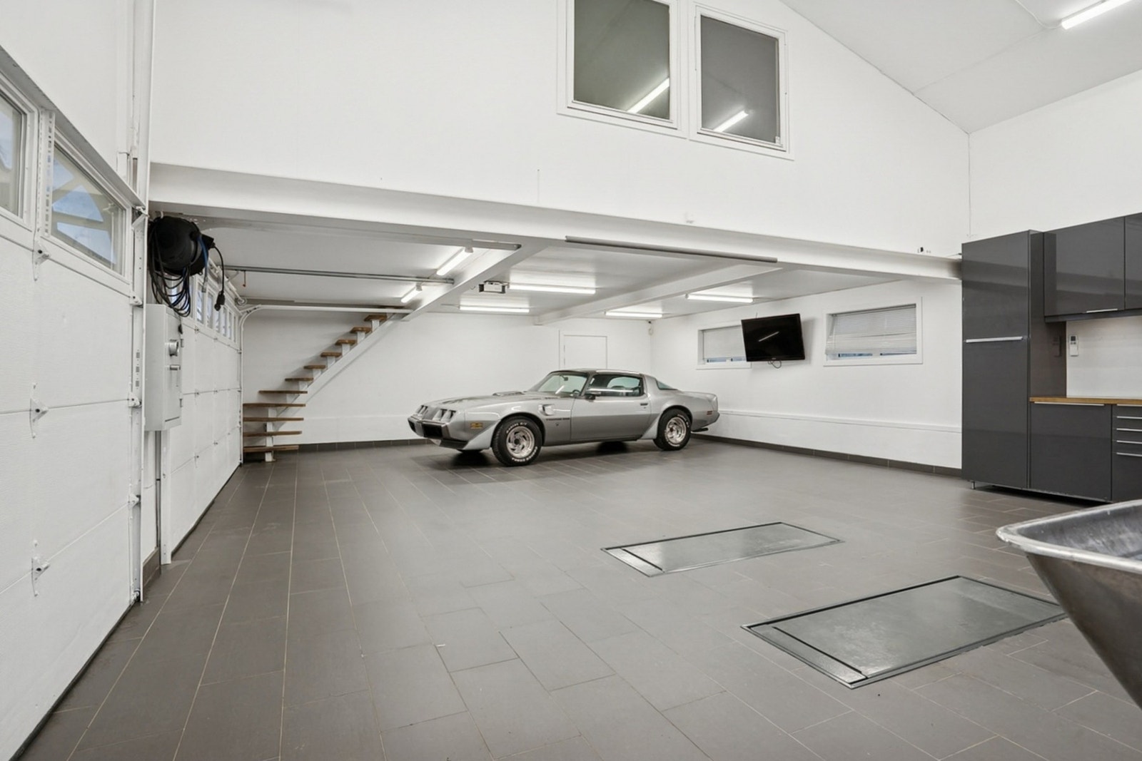 Garasje. Galleribilde