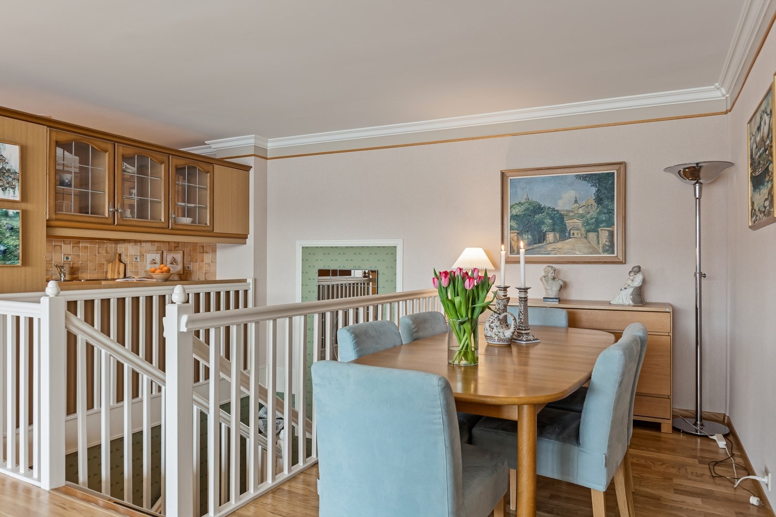 Familiens samlingspunkt, her nytes gode måltider. Galleribilde