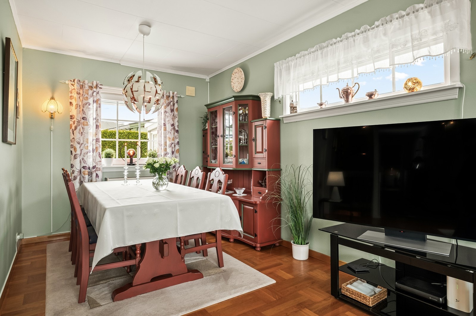 Her er det god plass for hyggelige sammenkomster med familie og venner. Galleribilde